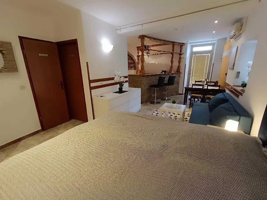 Adria Pearl Appartments Vrsar 0*,